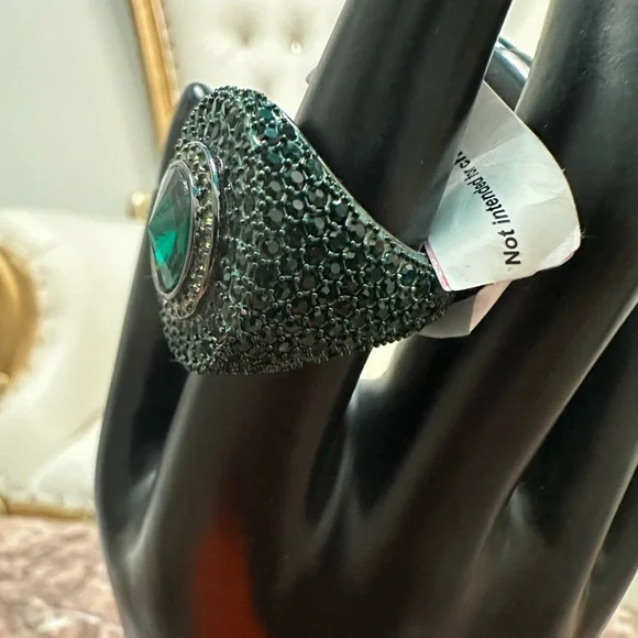 (MSRP $128) Kurt Geiger Emerald Green Ring -NWT size 8 - Picture 5 of 7